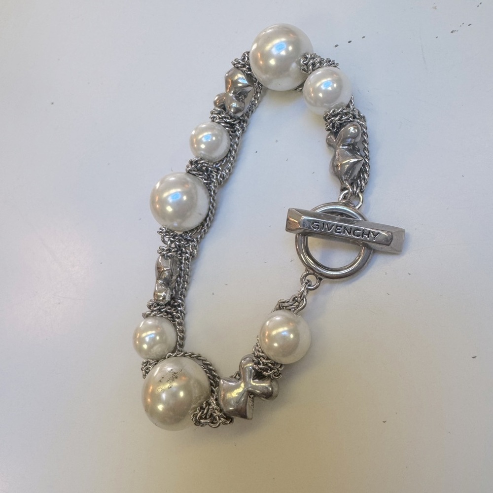 Givenchy paris wrapped Silver chains Bracelet with White Pearls-toggle Vintage